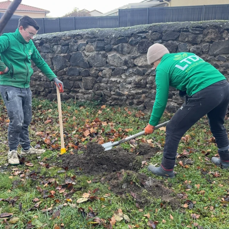 Equipe de LTDI ESPACE VERT au travail